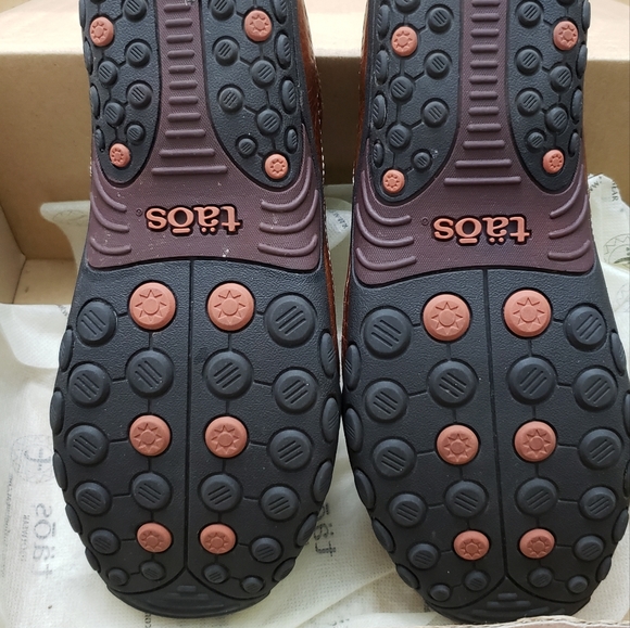 Taos Women's Shoes. Size 6.5-7 or European 37. Driving shoes. Loafers. - Picture 5 of 8